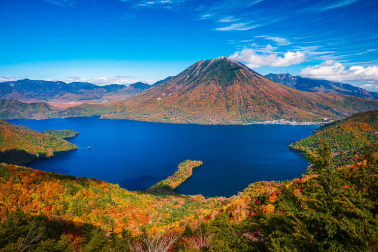 男体山